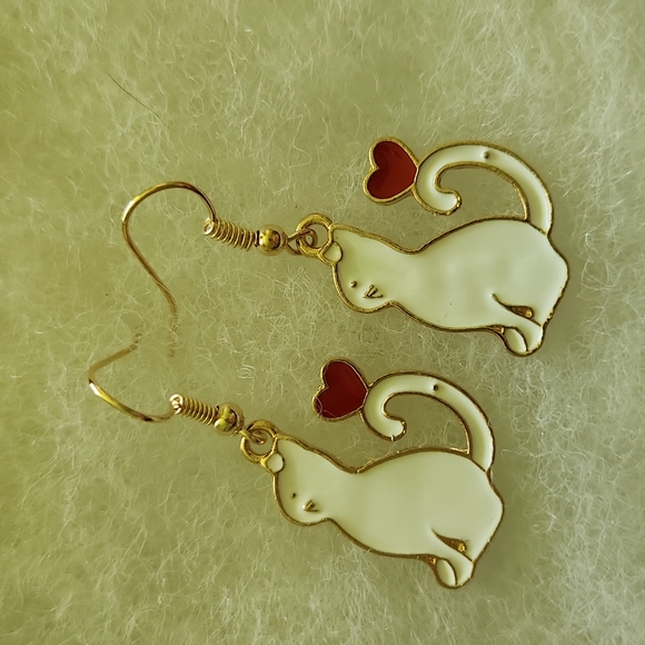 Cat heart earring cat 😻 - Picture 1 of 3